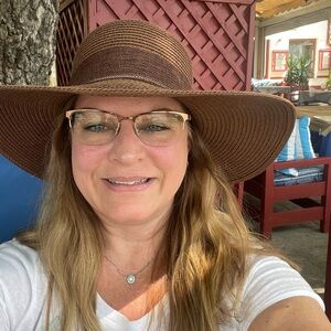 Meet your Posher, Lisa